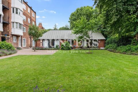 3 bedroom flat to rent, Crouch End Hill, London, N8