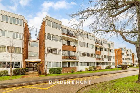 New Wanstead, Wanstead E11