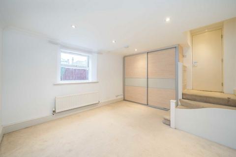 3 bedroom flat for sale, Palace Road, London SW2