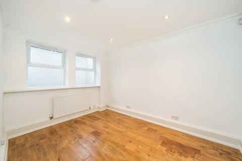 3 bedroom flat for sale, Palace Road, London SW2