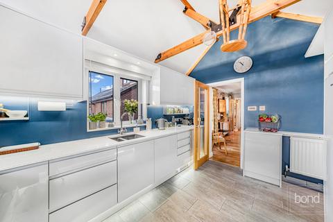 4 bedroom detached house for sale, Roxwell Avenue, Chelmsford CM1