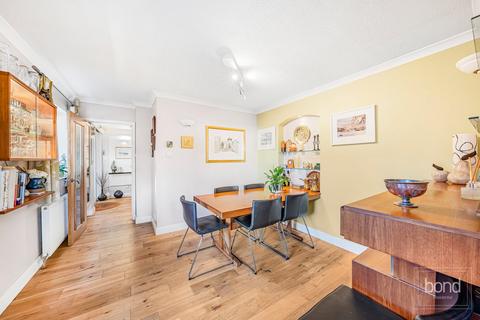 4 bedroom detached house for sale, Roxwell Avenue, Chelmsford CM1
