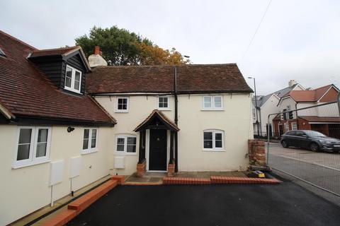 2 bedroom terraced house to rent, Laindon Road, CM12