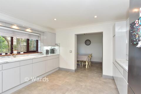 4 bedroom detached house for sale, Wards Hill Road, Sheerness ME12