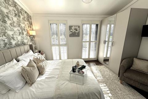 2 bedroom log cabin for sale, Blythe Road, Newark NG22