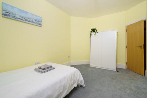 2 bedroom flat for sale, Jessel House, Judd Street, London, WC1H