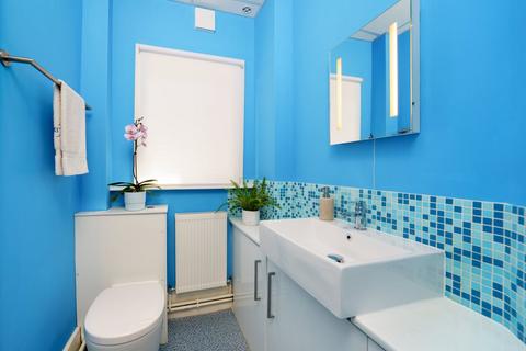 2 bedroom flat for sale, Jessel House, Judd Street, London, WC1H
