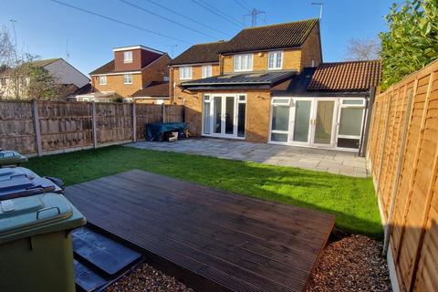 3 bedroom detached house for sale, Benedictine Gate, Waltham Cross, EN8