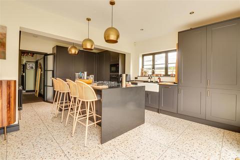 3 bedroom detached bungalow for sale, Tattersall Gardens, Leigh-On-Sea SS9