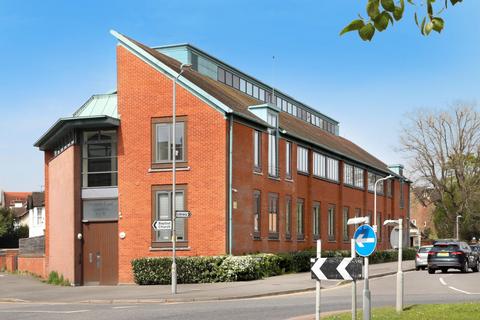 2 bedroom apartment for sale, Reynolds Court, Baring Road, Beaconsfield, HP9