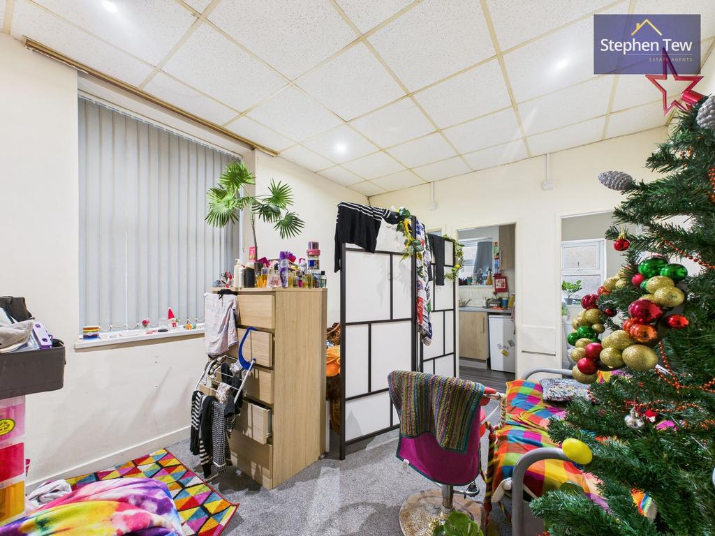 Flat 2 - Bedsit