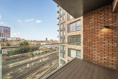 3 bedroom apartment to rent, Rainier Apartments, Croydon CR0