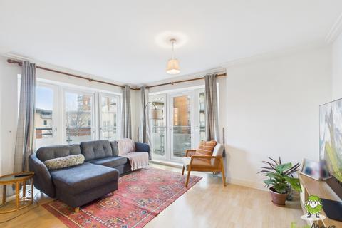 2 bedroom flat for sale, Winterthur Way, Basingstoke, Hampshire, RG21