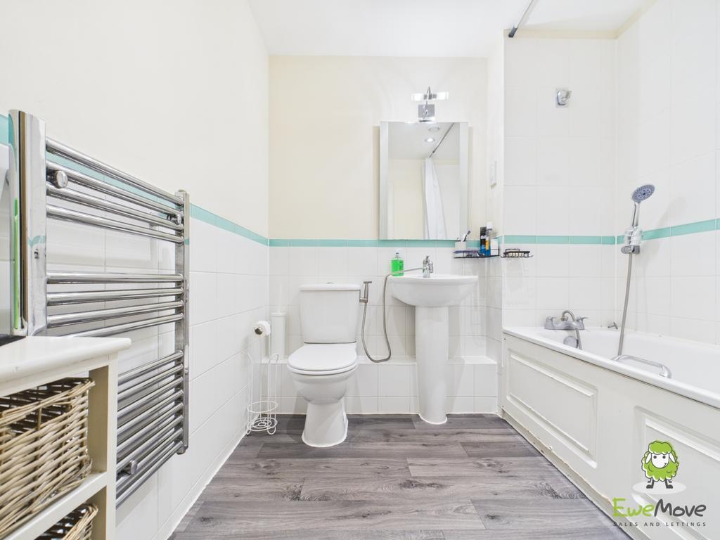 Ewe Move Basingstoke Winterthur Way Bathroom