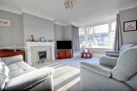 4 bedroom semi-detached house for sale, Kingston Road, Willerby, Hull