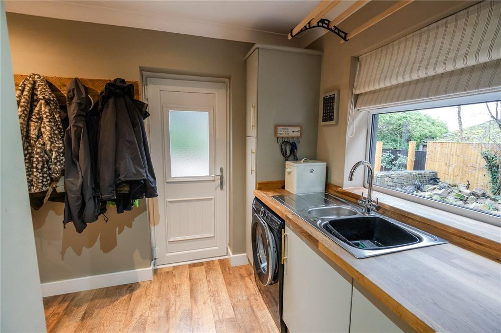 Utility Room (2)
