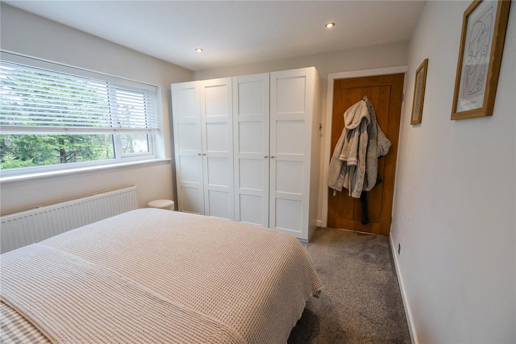 Bedroom 1 (2)