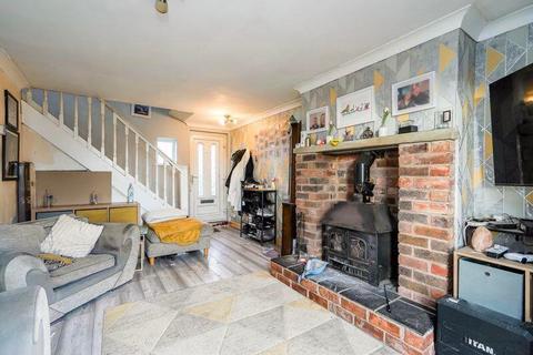 3 bedroom semi-detached house for sale, Thoresby Road, Scunthorpe, North Lincolnshire, DN17