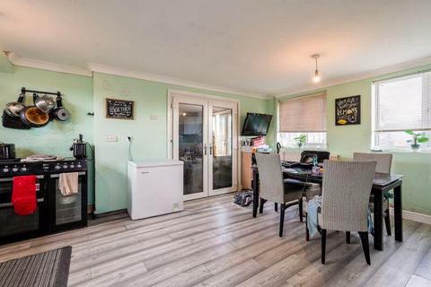 3 bedroom semi-detached house for sale, Thoresby Road, Scunthorpe, North Lincolnshire, DN17