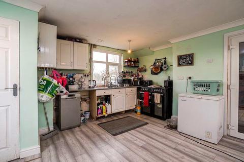 3 bedroom semi-detached house for sale, Thoresby Road, Scunthorpe, North Lincolnshire, DN17