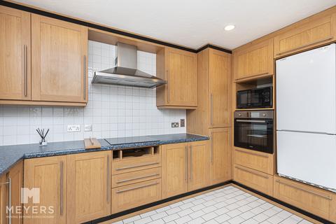 2 bedroom flat to rent, Derby Road, Bournemouth, BH1 3