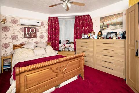 4 bedroom maisonette to rent, Coombe Vale Road, Teignmouth, TQ14