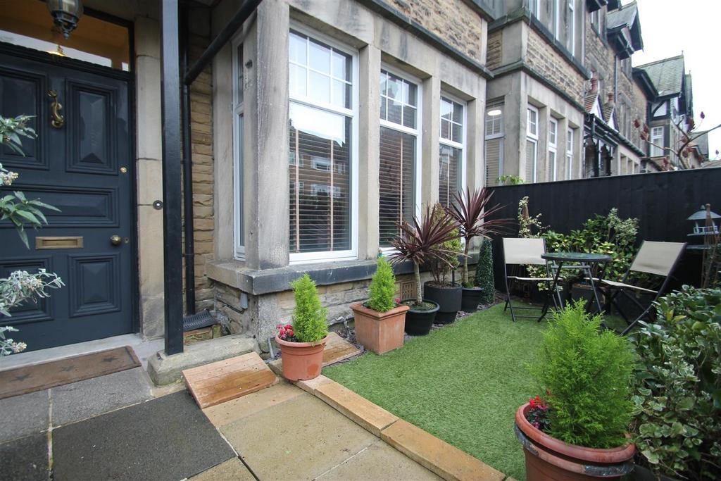 Front garden.JPG