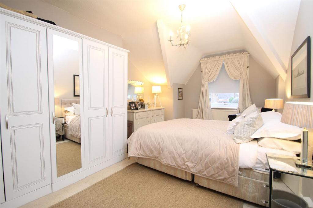 Bedroom 1.JPG