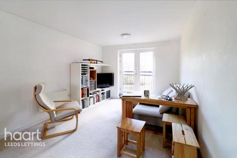 2 bedroom apartment to rent, Eyres Mill Side, Leeds
