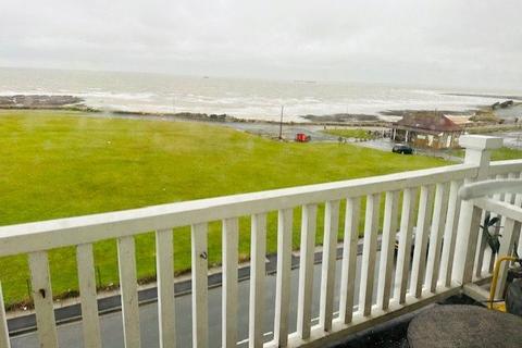 2 bedroom flat to rent, Palm Bay Avenue, Kent CT9