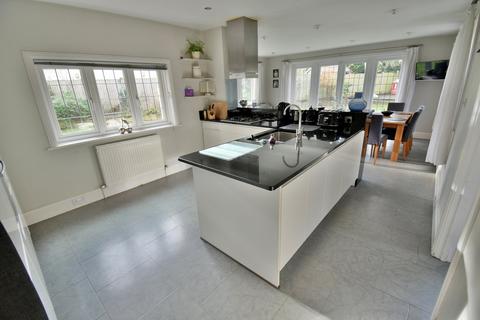 4 bedroom detached house for sale, New Road, Bournemouth, BH10