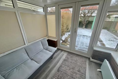 3 bedroom semi-detached house to rent, Harewood Avenue, Scarborough, YO12