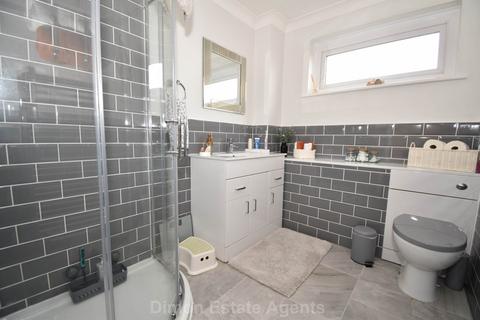 3 bedroom flat for sale, Galemoor Avenue, Gomer
