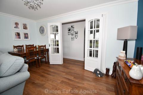 3 bedroom flat for sale, Galemoor Avenue, Gomer