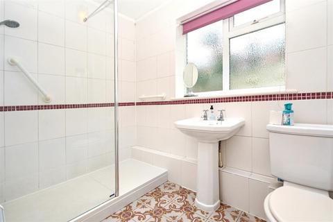1 bedroom flat for sale, De Roos Road, Eastbourne