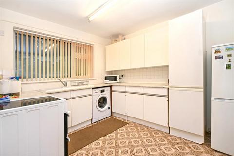1 bedroom flat for sale, De Roos Road, Eastbourne