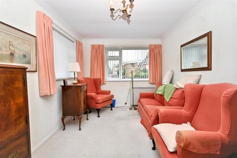 1 bedroom flat for sale, De Roos Road, Eastbourne