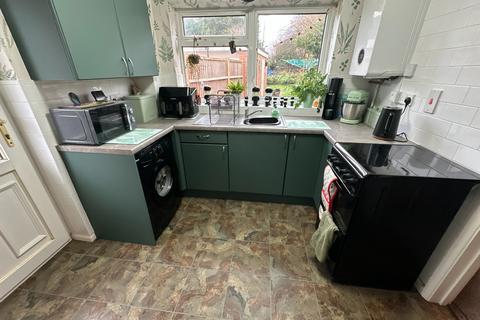 3 bedroom semi-detached house for sale, Sandringham Avenue, Stapenhill, Burton-on-Trent, DE15