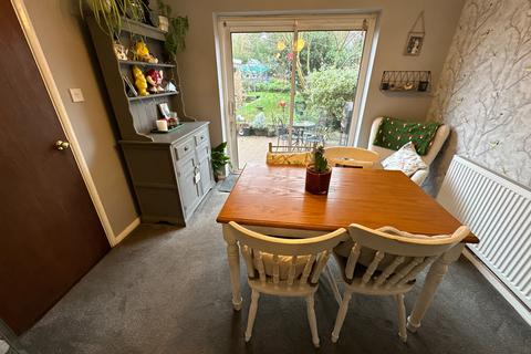 3 bedroom semi-detached house for sale, Sandringham Avenue, Stapenhill, Burton-on-Trent, DE15