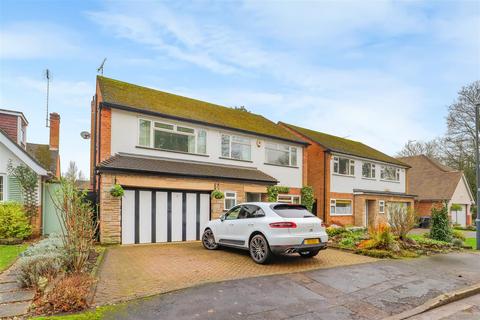 4 bedroom detached house for sale, Ferndale Drive, Kenilworth