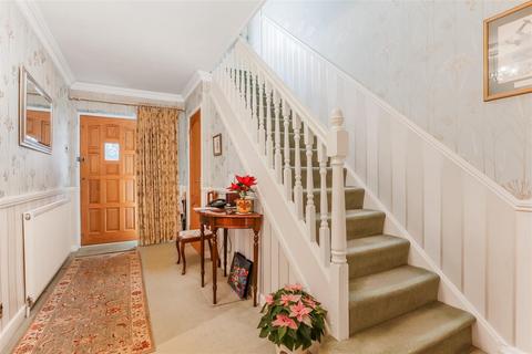4 bedroom detached house for sale, Ferndale Drive, Kenilworth