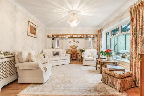 4 bedroom detached house for sale, Ferndale Drive, Kenilworth