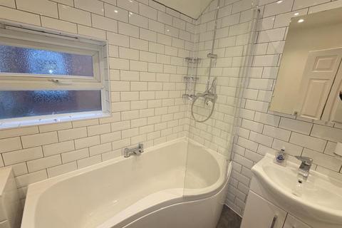 3 bedroom terraced house to rent, Orchard Road, Birmingham B24