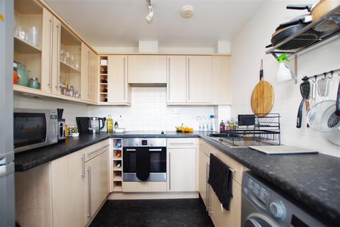 2 bedroom flat to rent, Torun Way, Swindon SN25