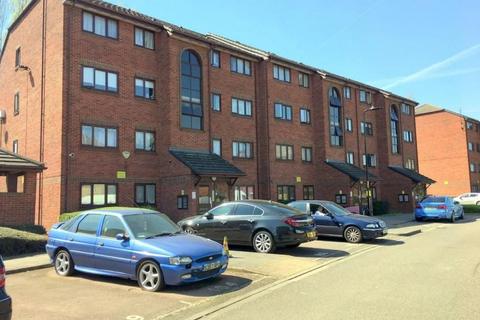 2 bedroom flat for sale, Cotton Avenue, London W3