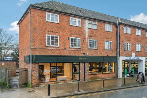 2 bedroom flat for sale, The Arcade, Beaconsfield HP9