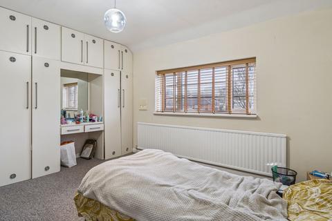 2 bedroom flat for sale, The Arcade, Beaconsfield HP9