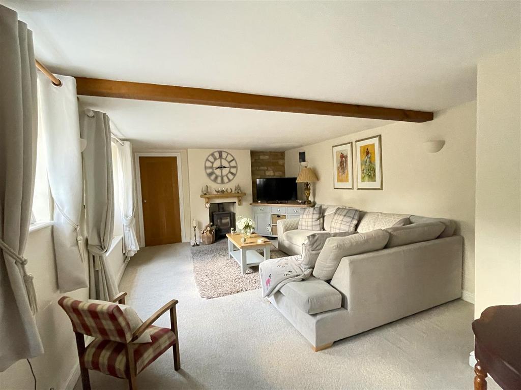 Sitting Room (2).JPG