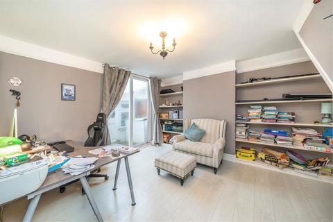 4 bedroom semi-detached house for sale, Exford Gardens, London SE12