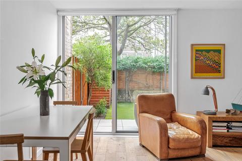 3 bedroom duplex for sale, Kingsgate Estate, Tottenham Road, London, N1